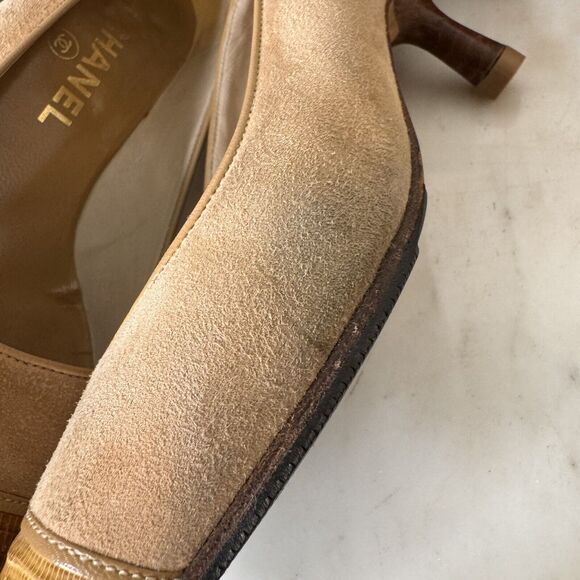 Chanel Beige Suede Heels Mixed Media Exotic Lizard Pointed Cap Toe Size 37.5 - Picture 7 of 11
